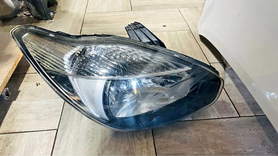 Ford Figo headlight - Private Seller Ford Figo headlight - Private Seller