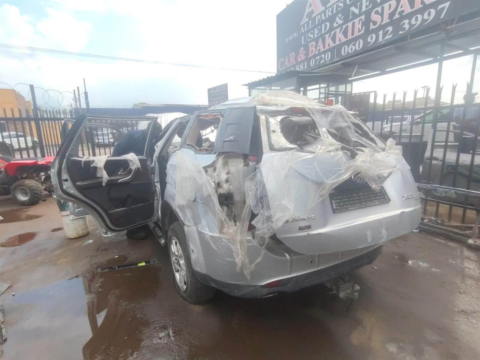 Mahindra Xuv500 2.2 Mhawk stripping for spares Mahindra Xuv500 2.2 Mhawk stripping for spares