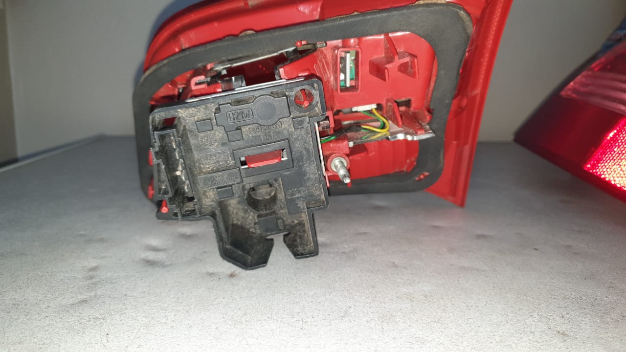 Pre Facelift LED Tail Lights For Audi A6 C6 Avant (2) - Private Seller