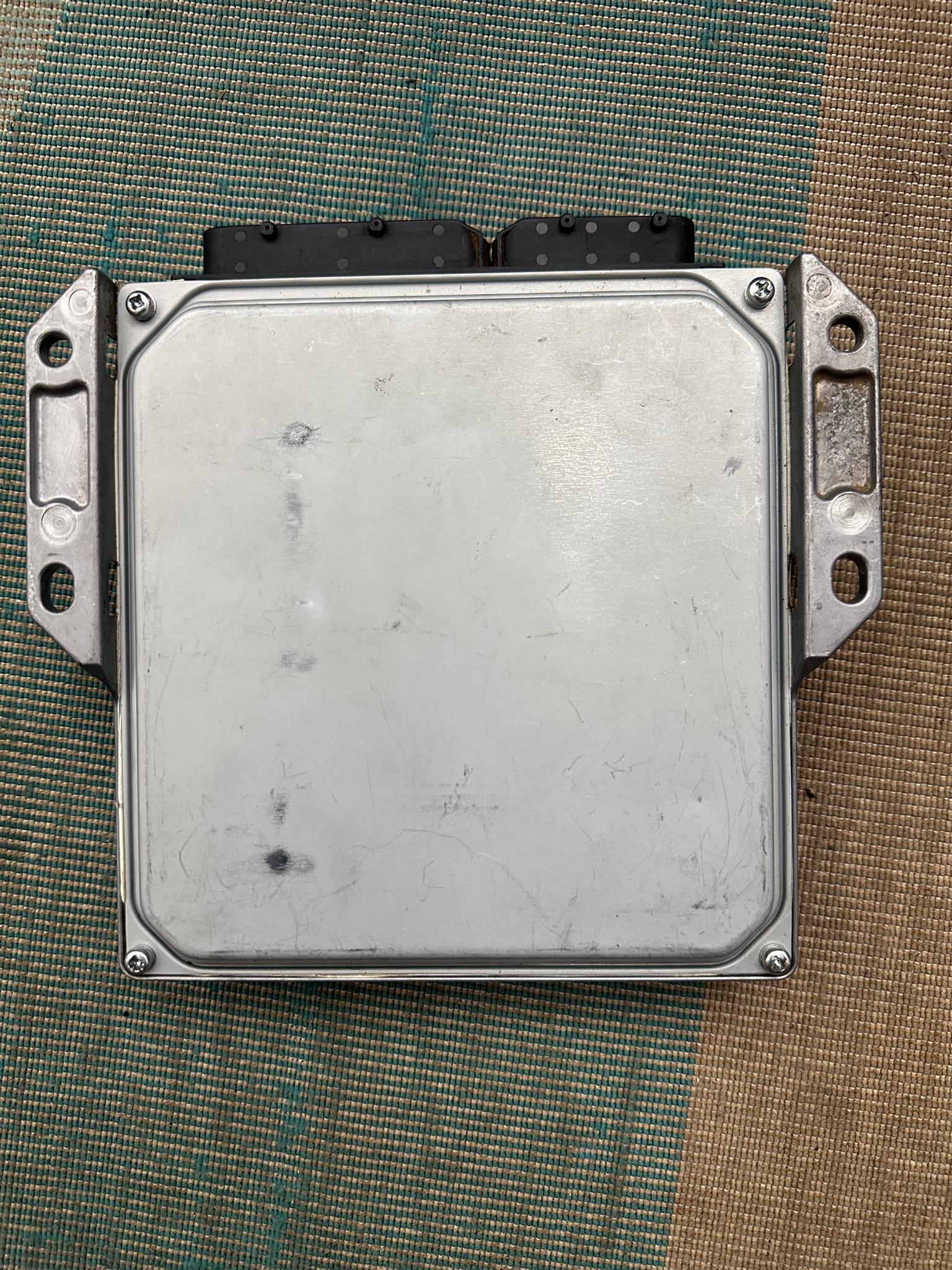 2013 NISSAN NP300 2.4 COMPUTER BOX FOR SALE - Private Seller