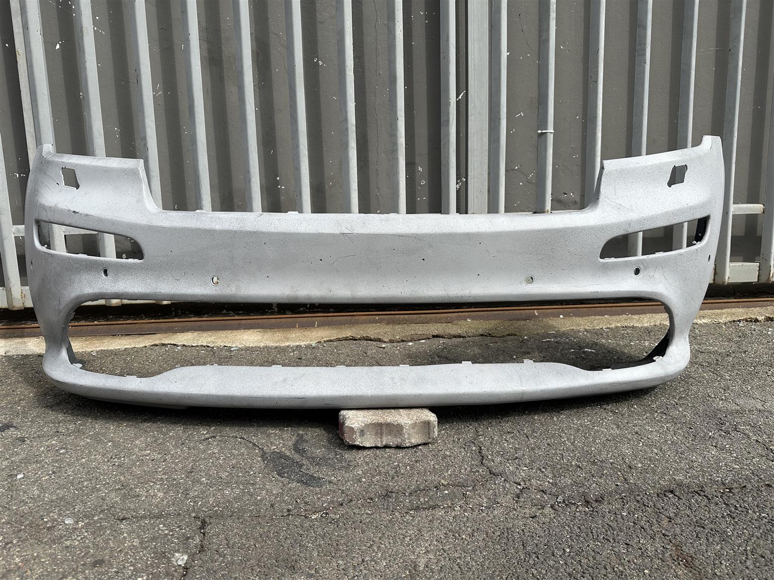 Jeep Cherokee SRT Front Bumper - Private Seller Jeep Cherokee SRT Front Bumper - Private Seller