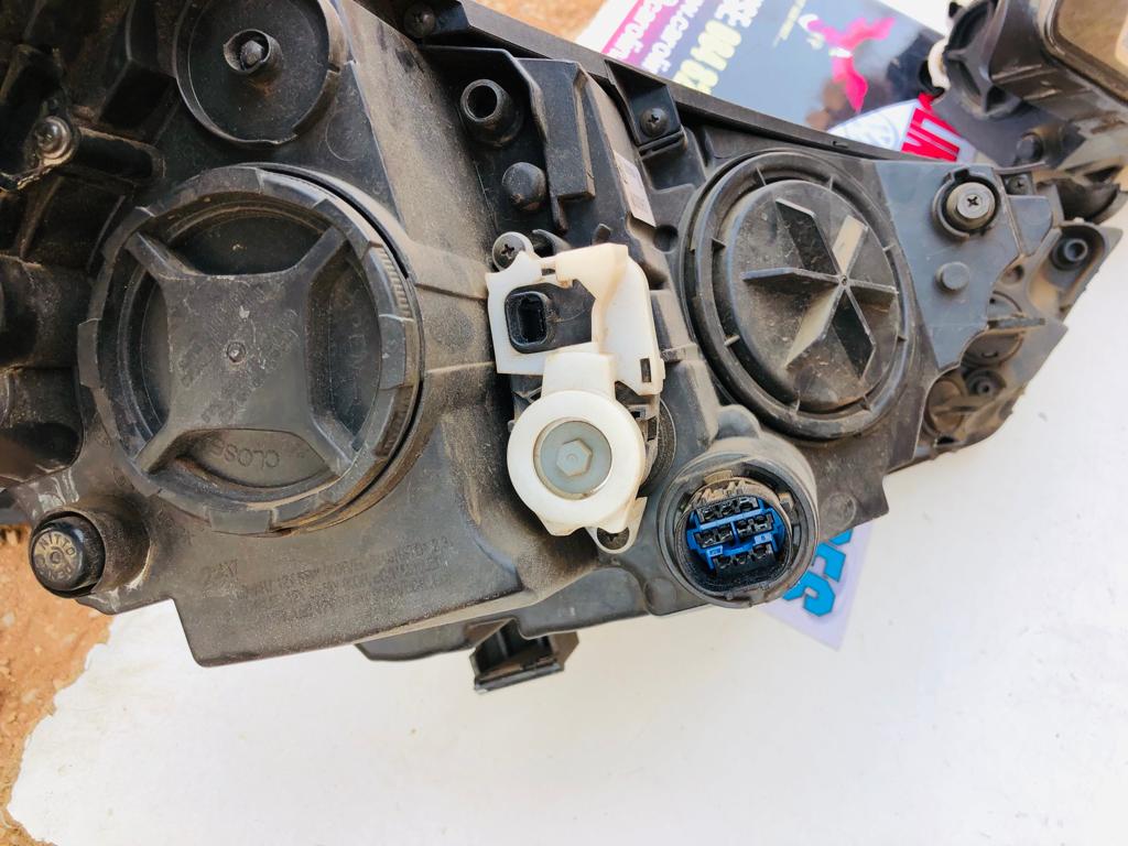 Hyundai Tucson left side and right side LED headlight