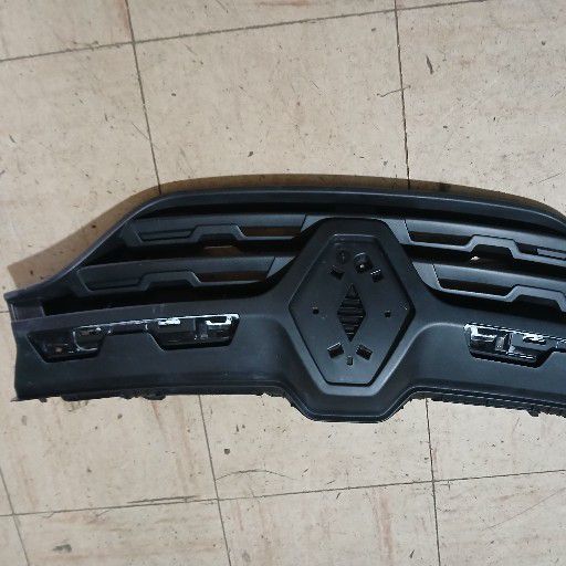 Renault kwid grill - Private Seller Renault kwid grill - Private Seller