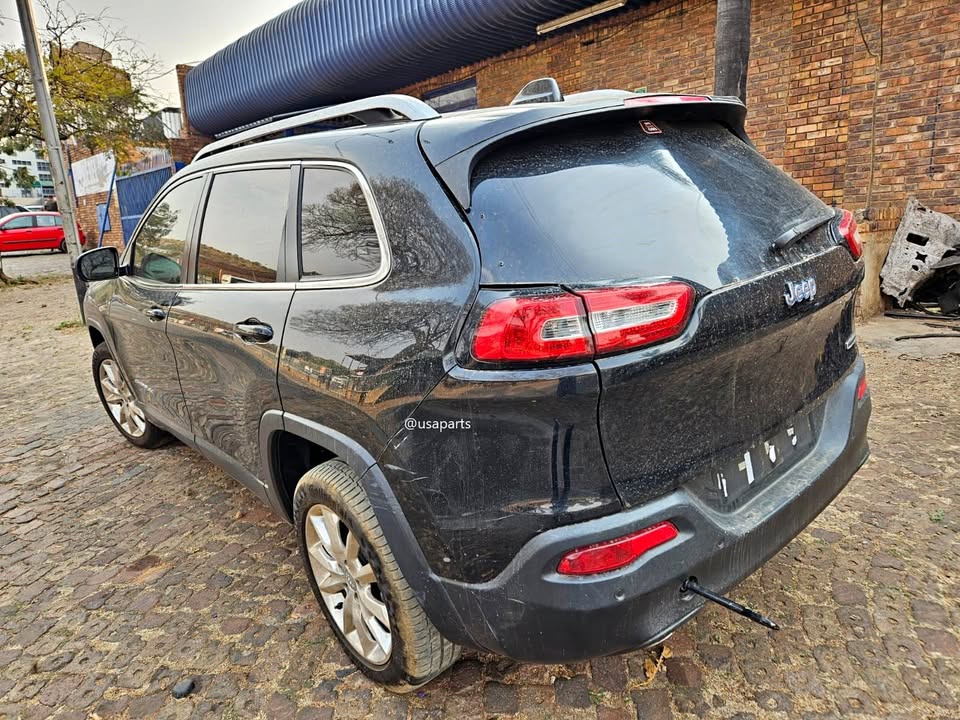 Stripping Jeep Cherokee 2.4 KL for spares. - Private Seller Stripping Jeep Cherokee 2.4 KL for spares. - Private Seller