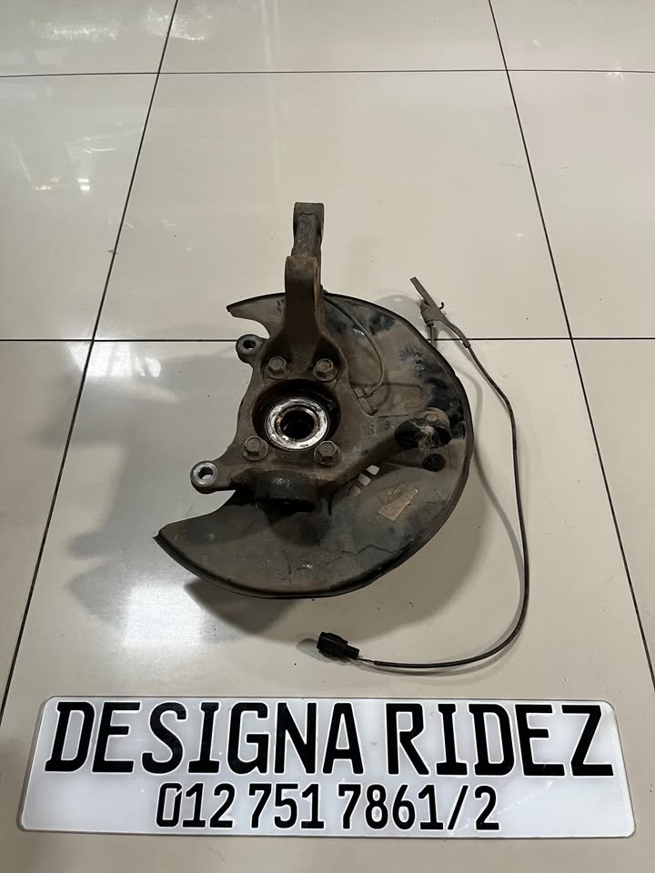 LEXUS NX200T FRONT RIGHT KNUCKLE HUB AVAILABLE. - Private Seller LEXUS NX200T FRONT RIGHT KNUCKLE HUB AVAILABLE. - Private Seller
