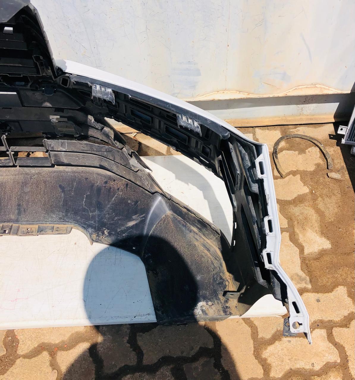 VW Crafter Mk2 complete front bumper (2017-2023) - Private Seller VW Crafter Mk2 complete front bumper (2017-2023) - Private Seller