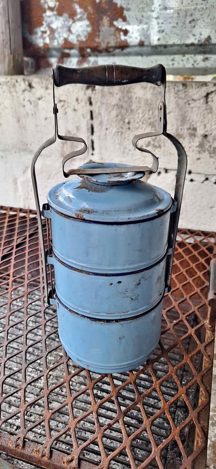 Vintage Lunch Box made in Hong Kong