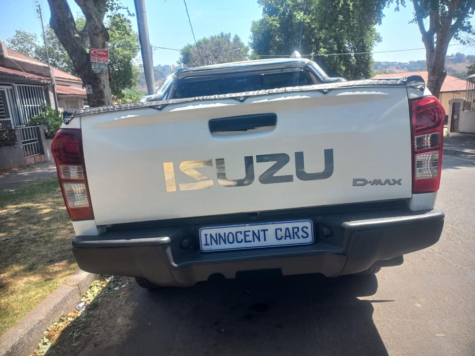 2017 ISUZU KB250 DMAX DOUBLE CAB, MANUAL, WHITE COLOR, MILEAGE 102000KMS, PRICE