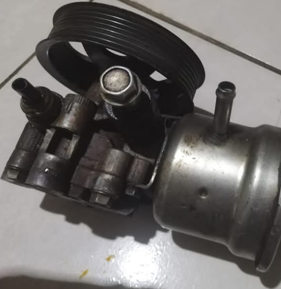 TOYOTA 2TR POWER STEERING PUMP - Private Seller TOYOTA 2TR POWER STEERING PUMP - Private Seller