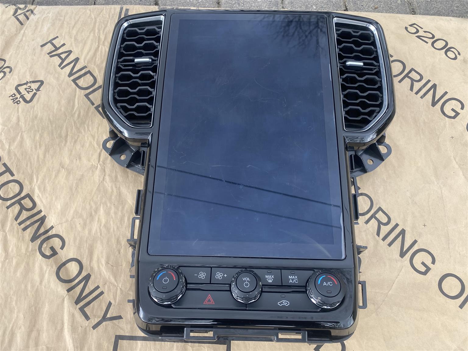 2024 FORD RANGER RAPTOR T9 RADIO/MULTI DISPLAY NAVIGATION SYSTEM FOR SALE - Private Seller 2024 FORD RANGER RAPTOR T9 RADIO/MULTI DISPLAY NAVIGATION SYSTEM FOR SALE - Private Seller