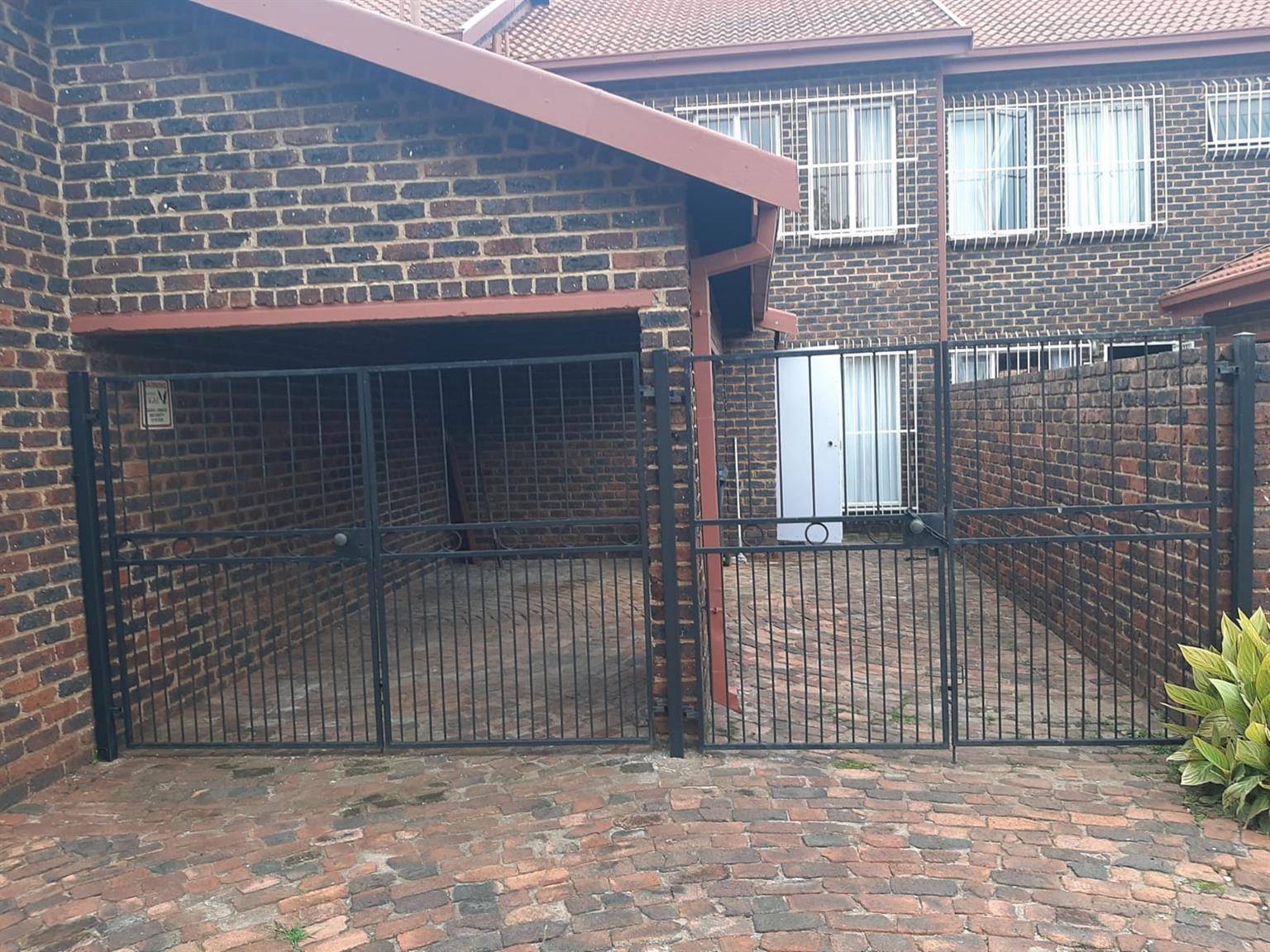 2 bedroom duplex to rent in Pierre van Ryneveld Junk Mail