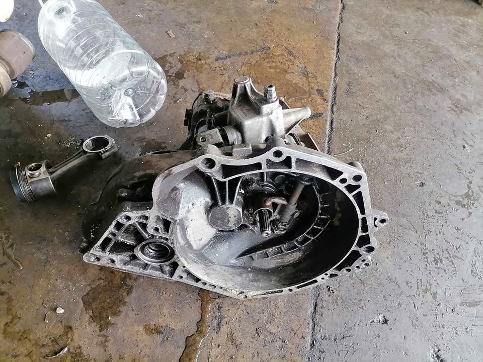 Opel Corsa Lite Gearbox - Private Seller Opel Corsa Lite Gearbox - Private Seller