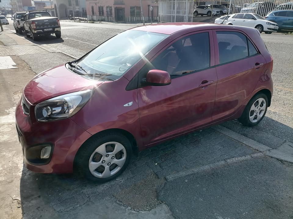 2013 Kia Picanto 1.2 Hatchback with a Nice interior seat