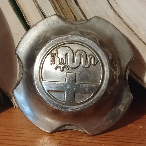 Alfa old model, hub cap - Private Seller Alfa old model, hub cap - Private Seller