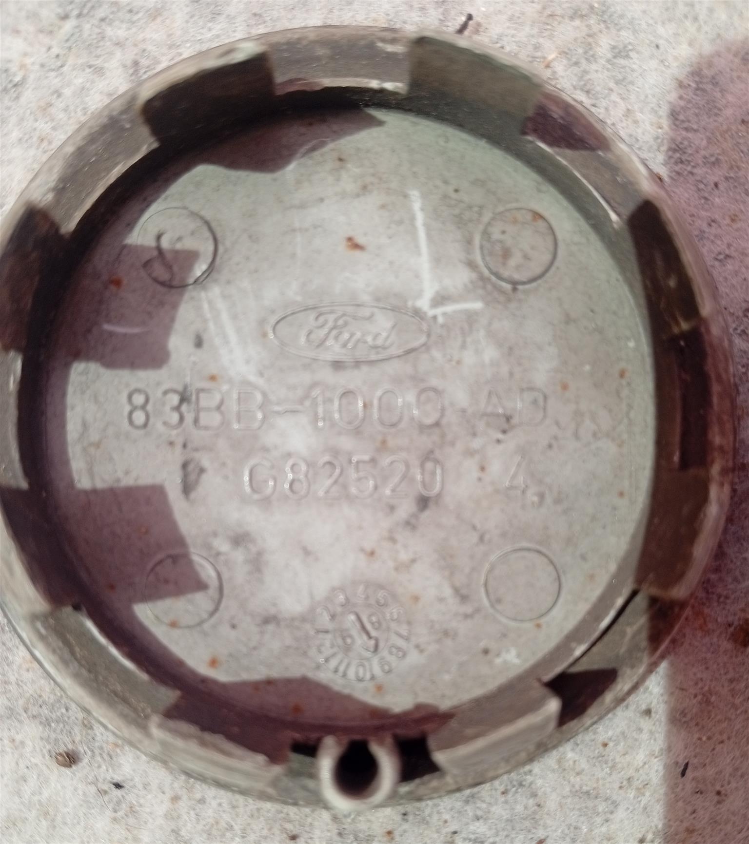 Ford wheel centre caps mag - Private Seller