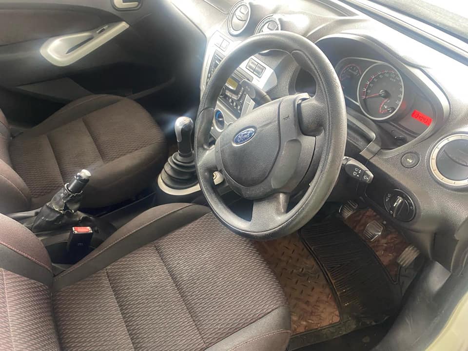 2010 FORD FIGO 1.4 MANUAL