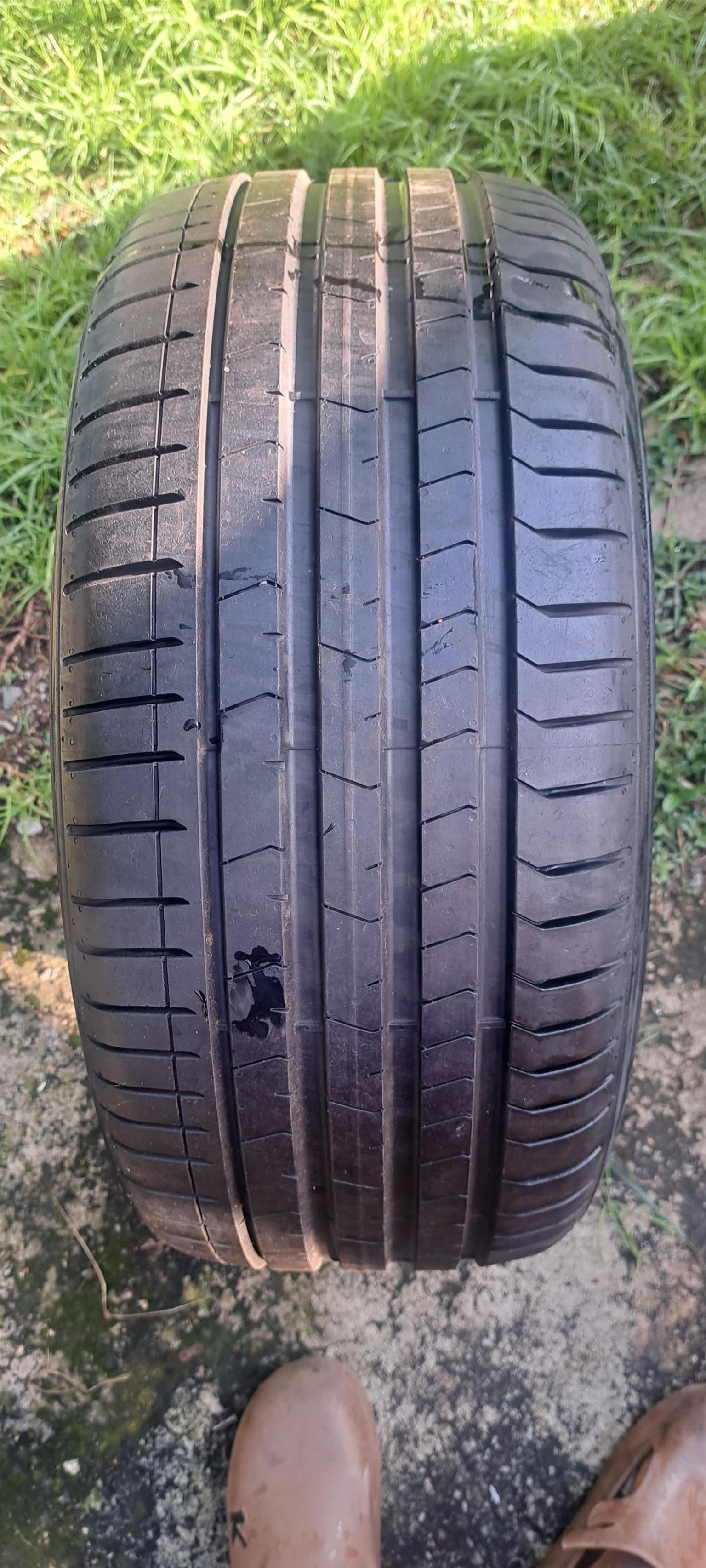 1x 255/35/20 Pirelli Pzero  like new - Private Seller