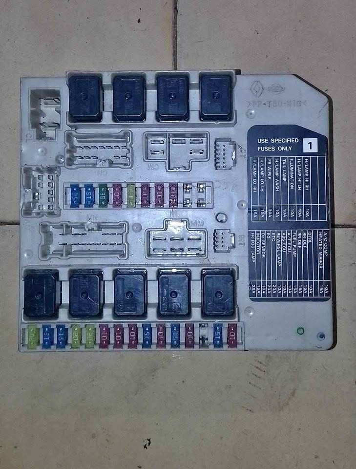 Nissan Pathfinder fuse box selling - Private Seller Nissan Pathfinder fuse box selling - Private Seller