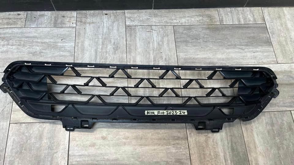 Kia Rio bottom grille 2023 - Private Seller Kia Rio bottom grille 2023 - Private Seller