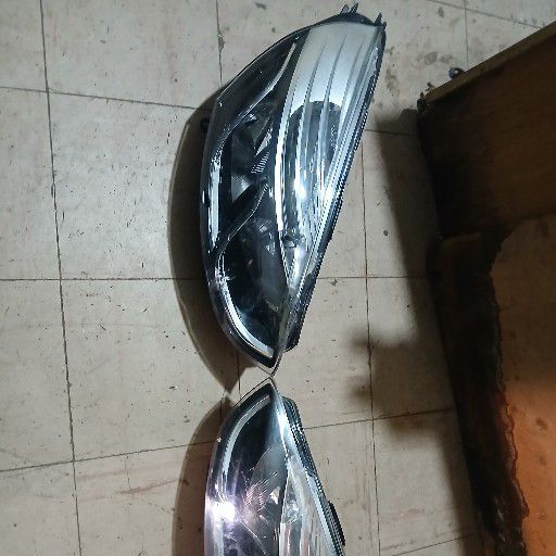 Renault Clio 4 headlight - Private Seller