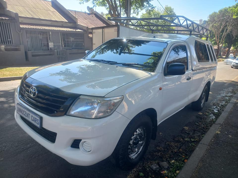 2014 TOYOTA HILUX 2.5 D4D DIESEL, LEGEND 45, S/B,  LMANUAL, WHITE COLOR, MILEAGE 98000KMS
