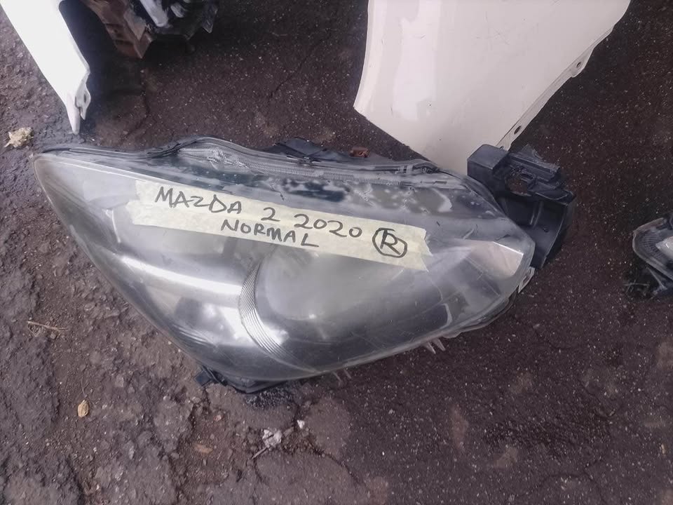 Mazda 2 Normal Headlight 2020 Right side - Private Seller