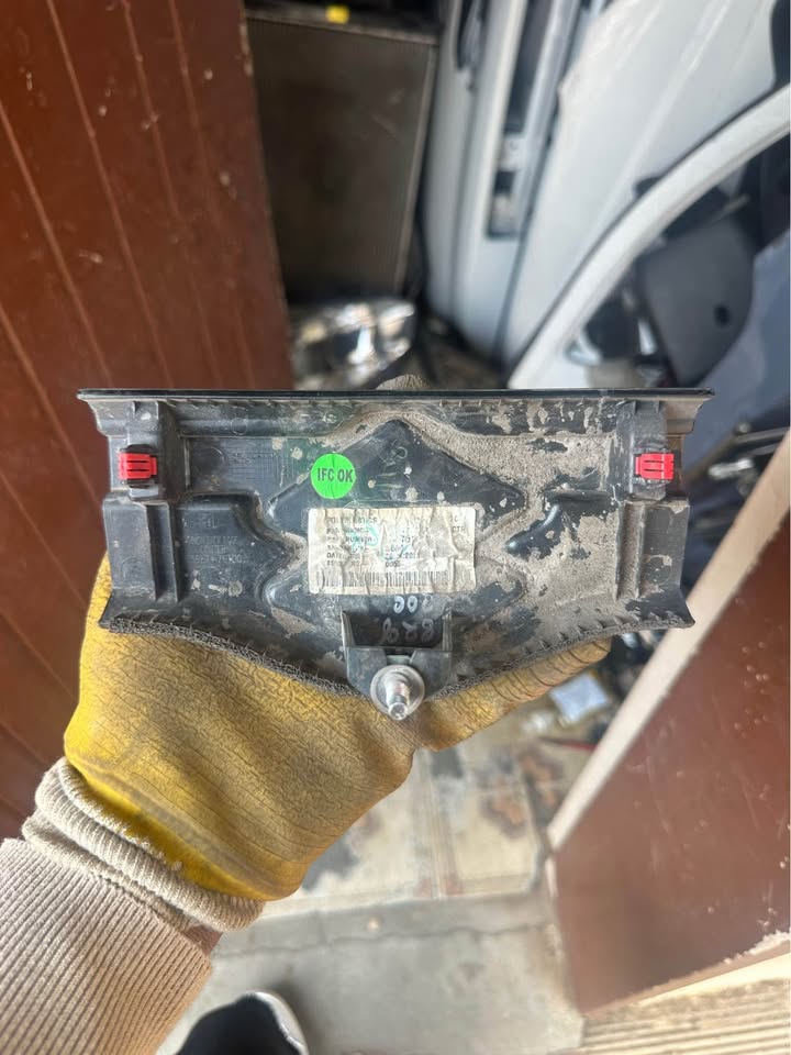 Suzuki Grand Vitara 2023-2024 tailgate / bootlid emblem - Private Seller