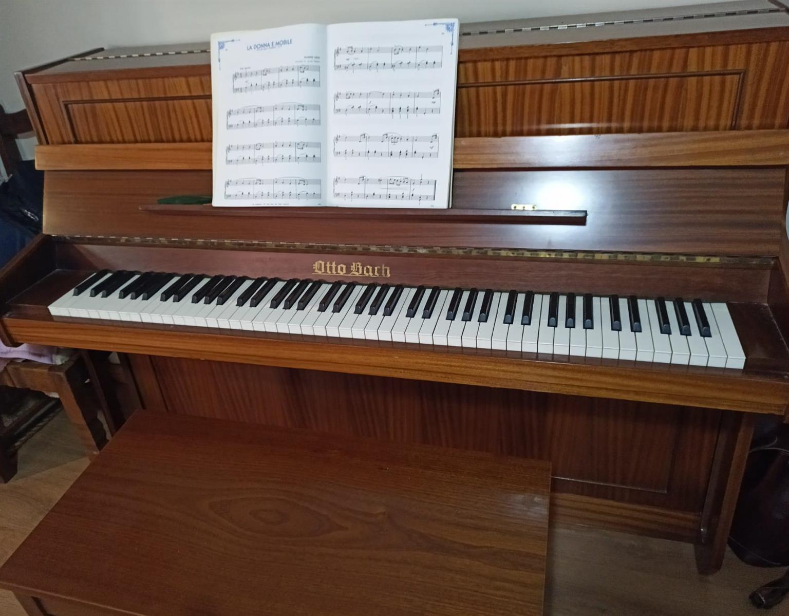 Arruinado Acumulativo Integral Otto Bach Upright Piano for Sale. | Junk Mail