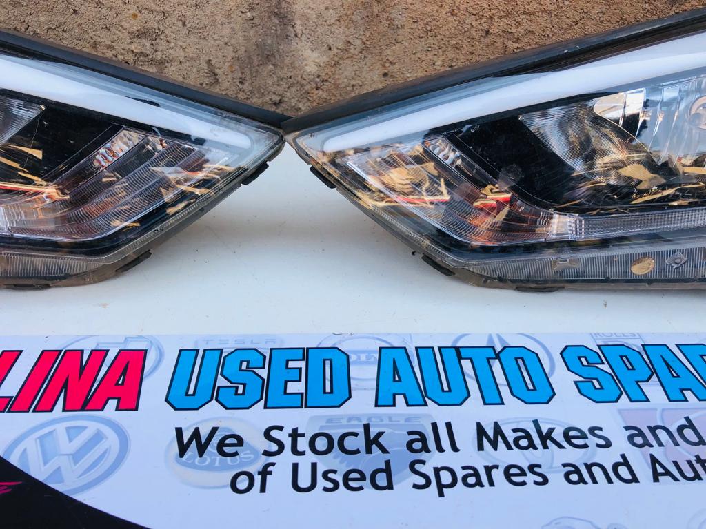 Hyundai Tucson left side and right side LED headlight