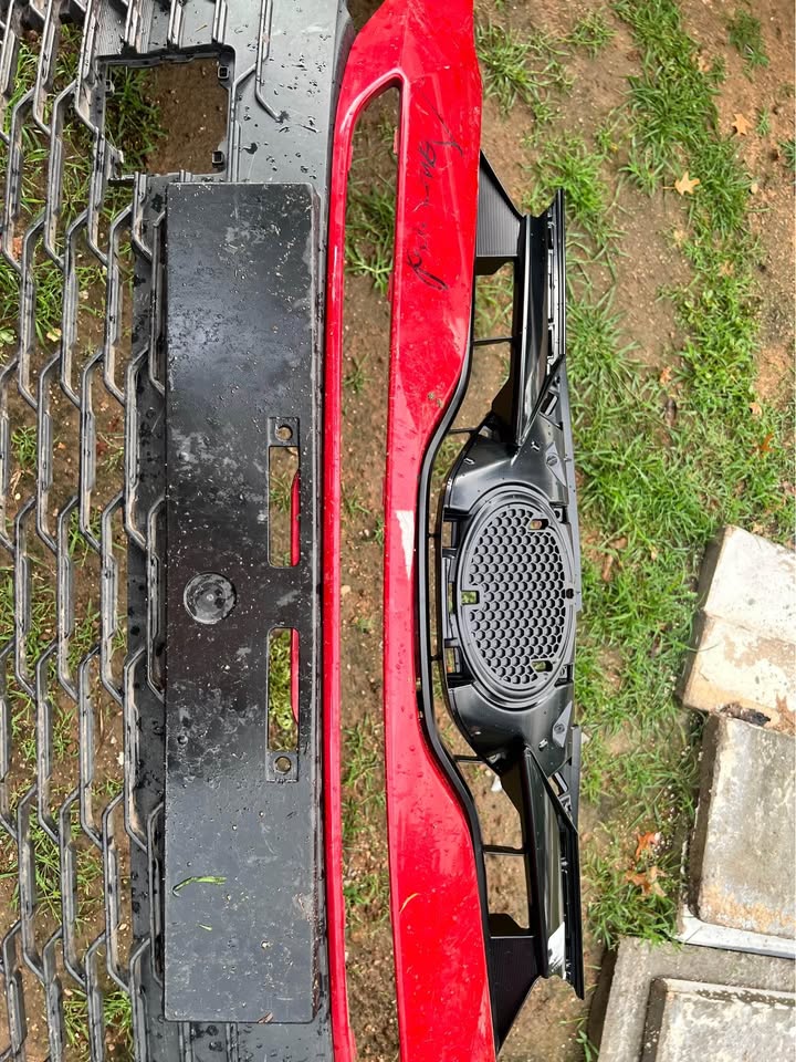 Toyota yaris Complete Bumper - Private Seller Toyota yaris Complete Bumper - Private Seller