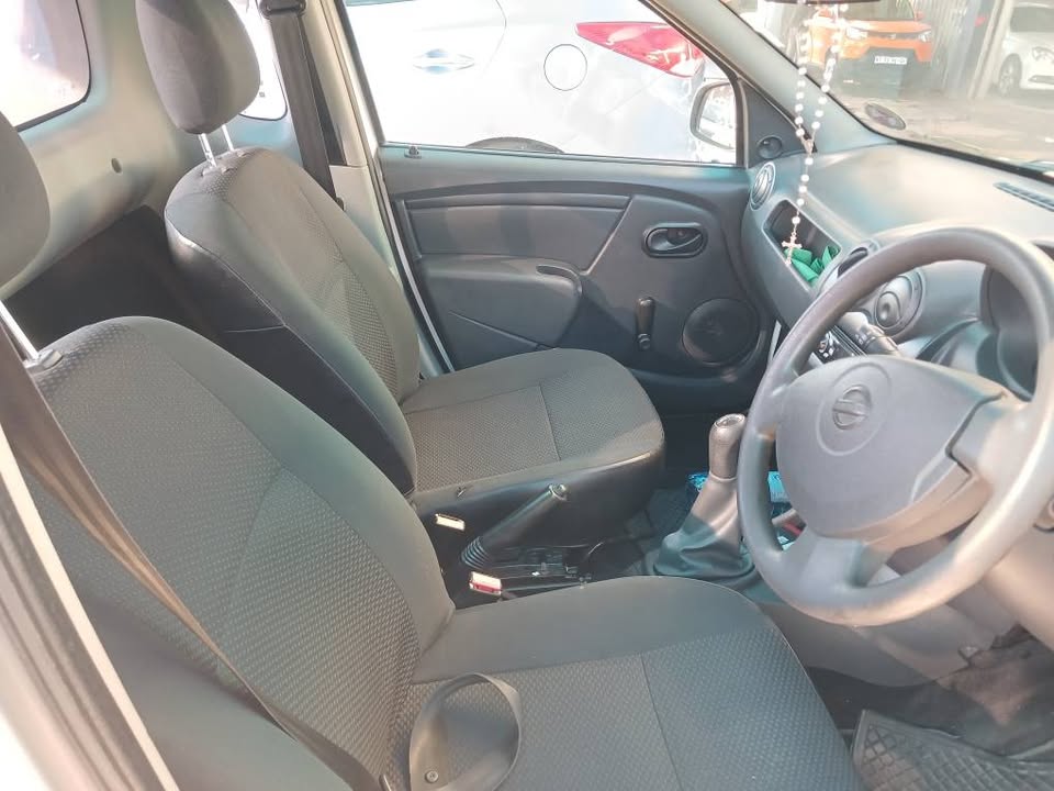 2019 NISSAN NP200 1.6 BAKKIE Transmission: Manual Mileage: 85000km Fueltype: Petrol White