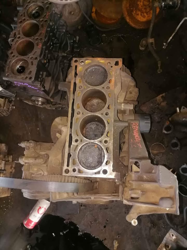 Renault F4R 2L Laguna Sub assembly - Private Seller Renault F4R 2L Laguna Sub assembly - Private Seller