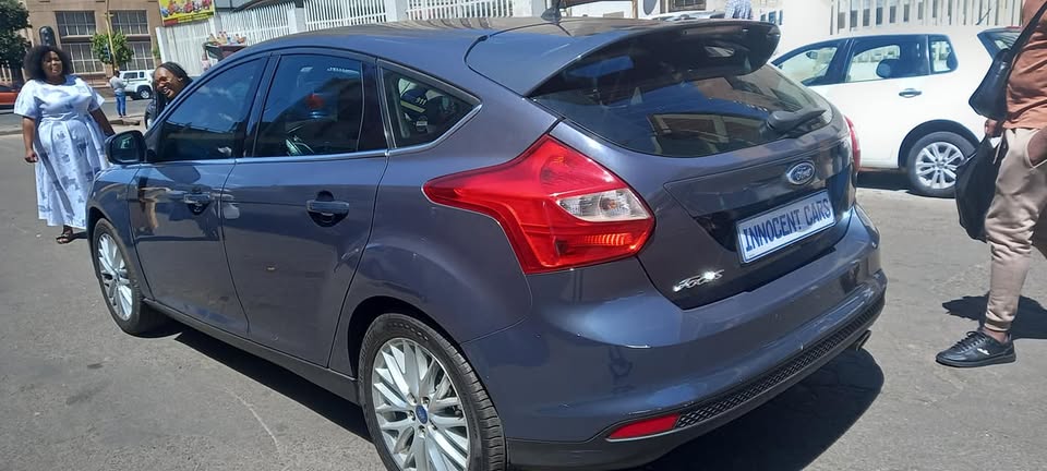 2012 FORD FOCUS 1.6 PETROL, MANUAL, GREY COLOUR,