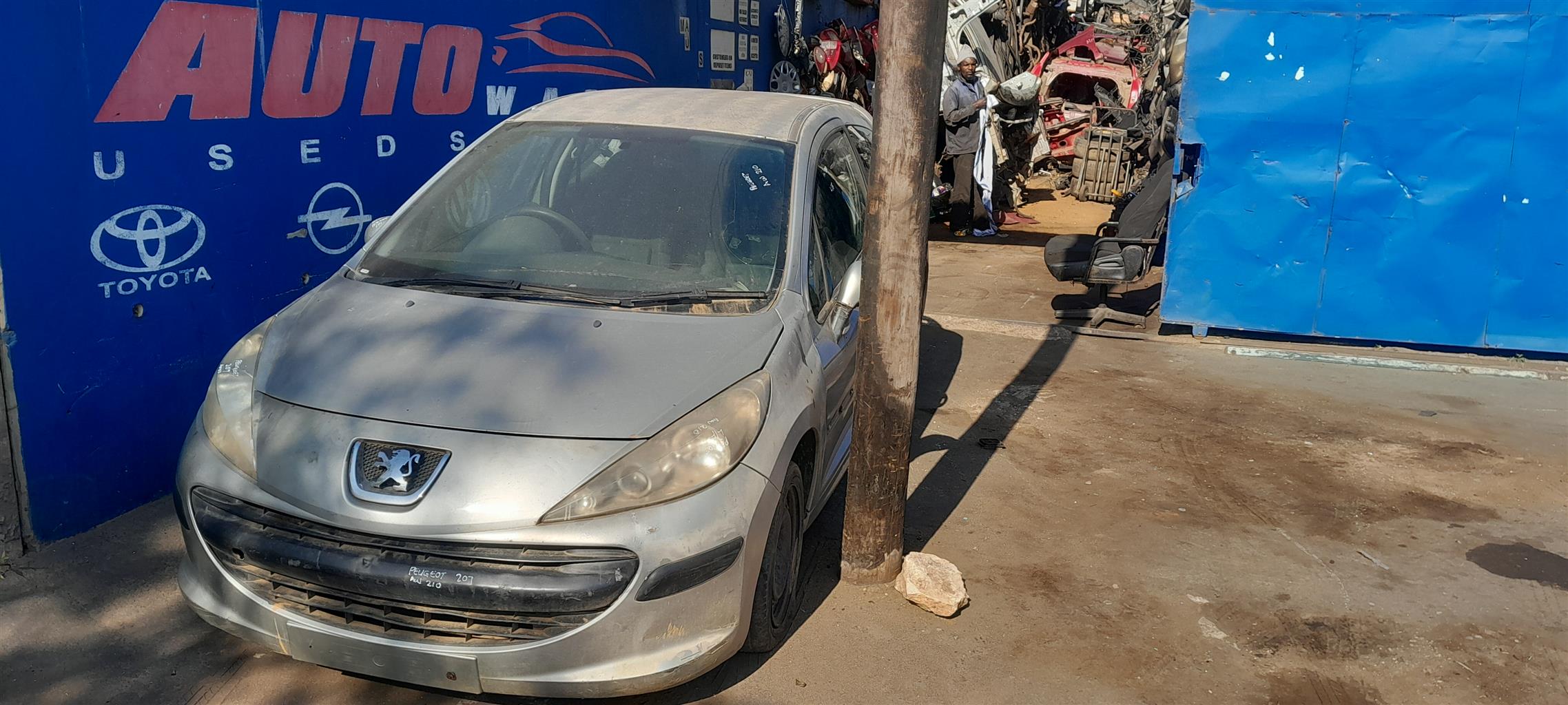 Stripping Peugeot 207 - Private Seller