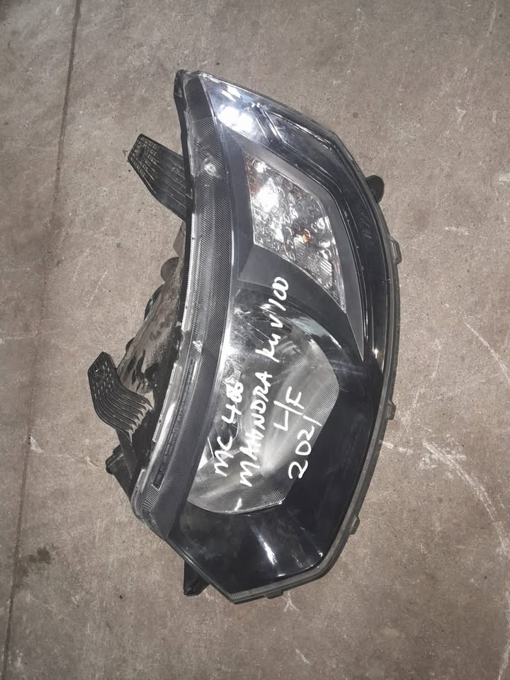 MAHINDRA KUV 100 LEFT SIDE HEADLIGHT FOR SALE - Private Seller