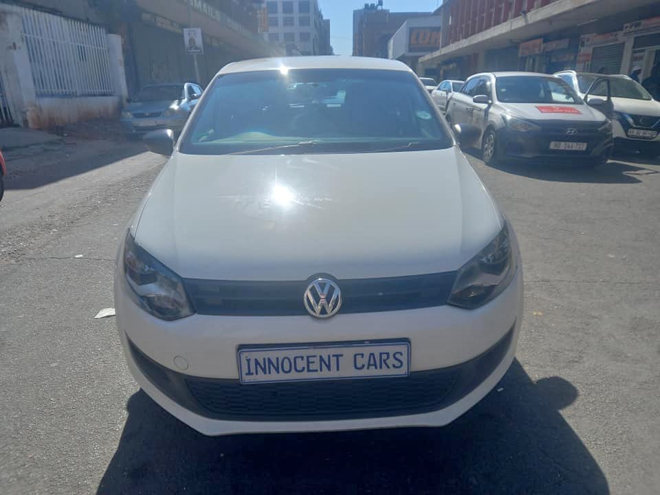 2010 VW POLO 6 HATCHBACK 1.4 PETROL, MANUAL, WHITE COLOR