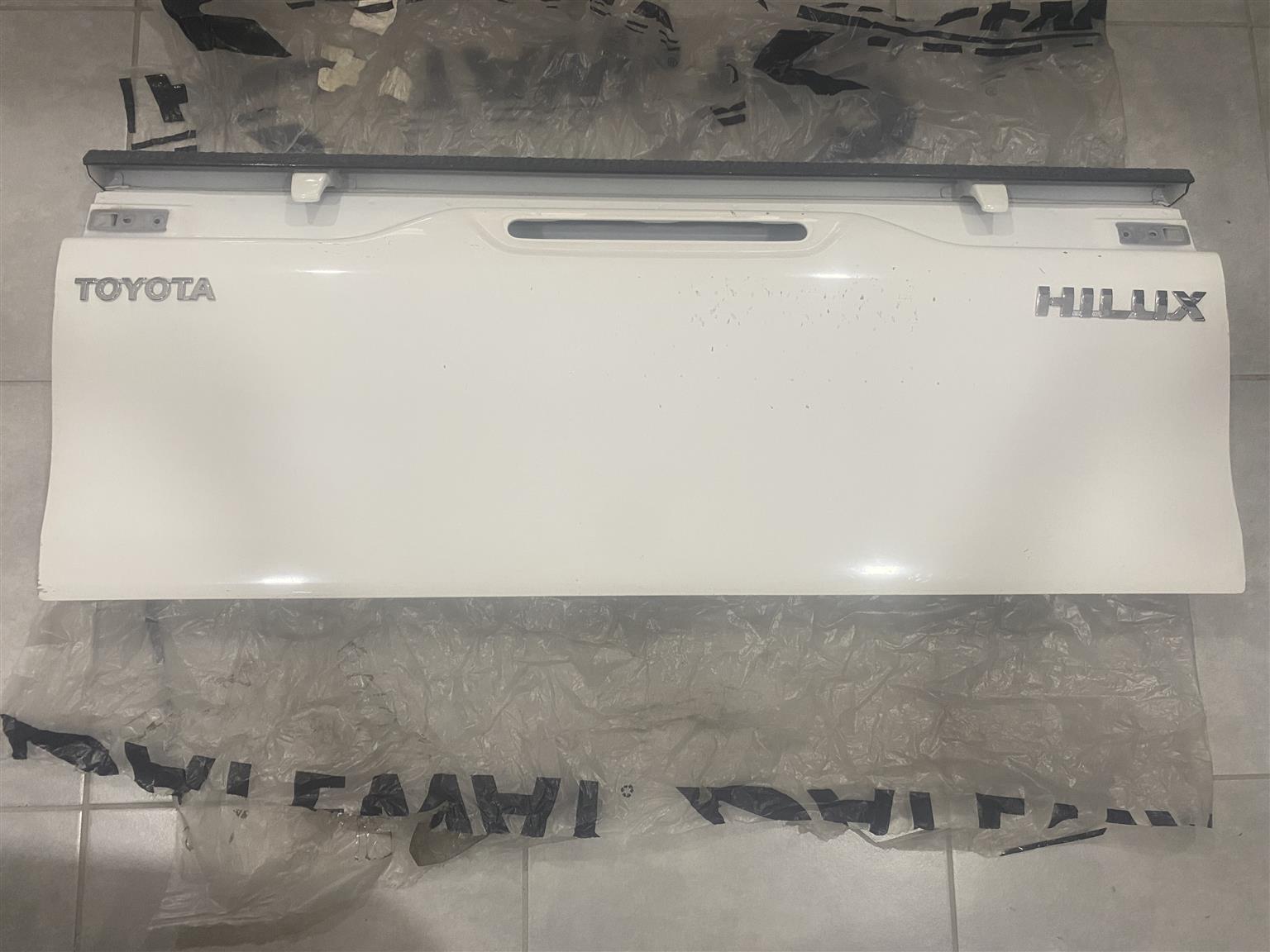2025 TOYOTA HILUX GD-6 SINGLE CAB TAILGATE SHELL FOR SALE. IN PRISTINE CONDITION - Private Seller 2025 TOYOTA HILUX GD-6 SINGLE CAB TAILGATE SHELL FOR SALE. IN PRISTINE CONDITION - Private Seller