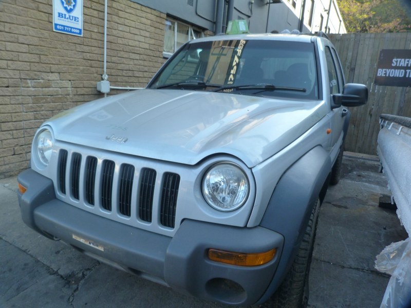 Jeep Cherokee Sport 2.4 Petrol Manual Silver - 2003 SPARESBOYZ STRIPPING FOR SPA - Private Seller Jeep Cherokee Sport 2.4 Petrol Manual Silver - 2003 SPARESBOYZ STRIPPING FOR SPA - Private Seller