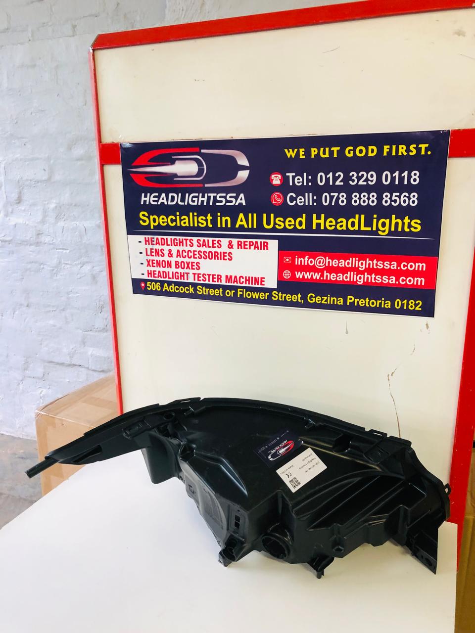 Range Rover Vogue left side headlight replacement housing - Private Seller