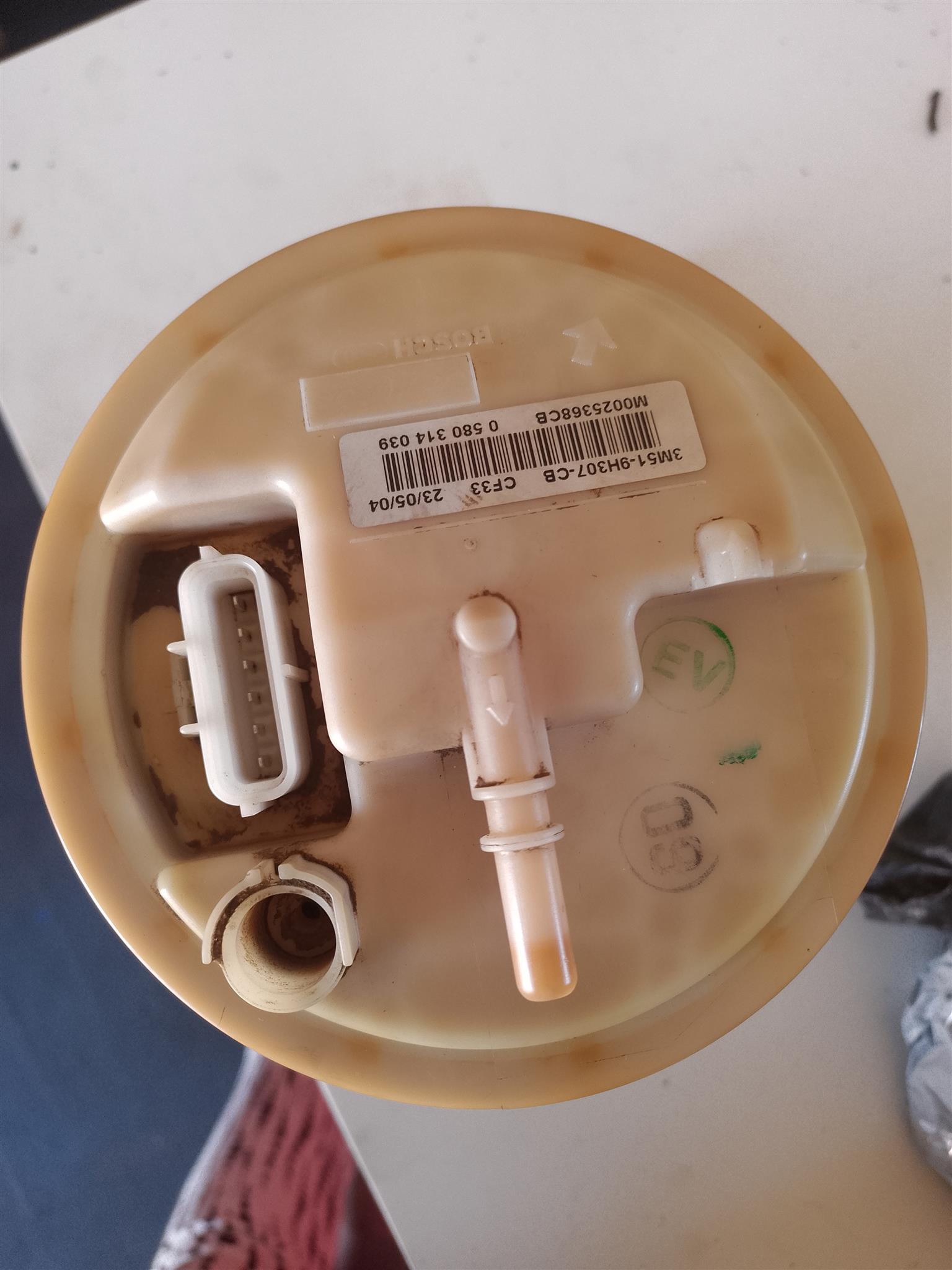 FUEL PUMP VOLVO V50 2003-2012 FOR SALE DELIVERY AVAILABLE COUNTRY WIDE - Private Seller