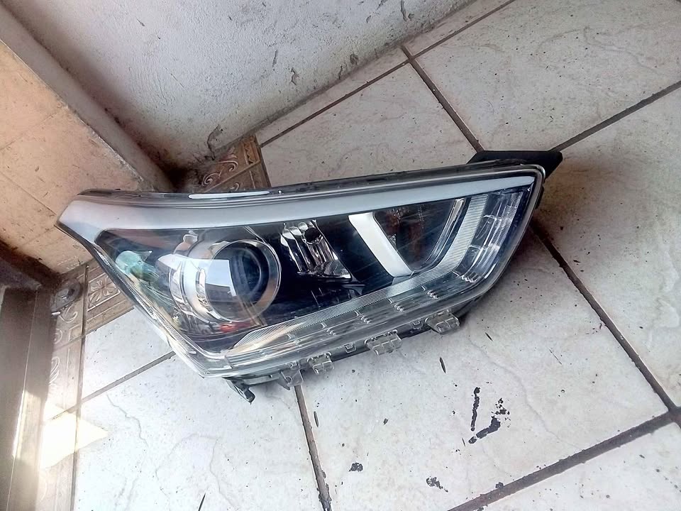 Hyundai creata headlight - Private Seller Hyundai creata headlight - Private Seller
