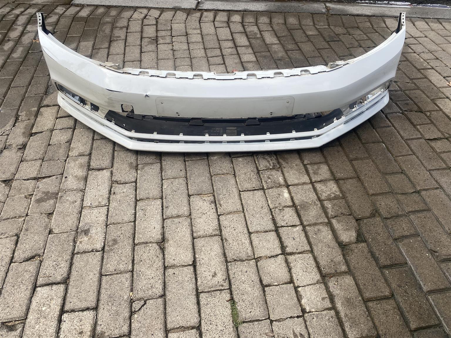 2017 VW JETTA 6 FRONT BUMPER FOR SALE. IN EXCELLENT CONDITION - Private Seller