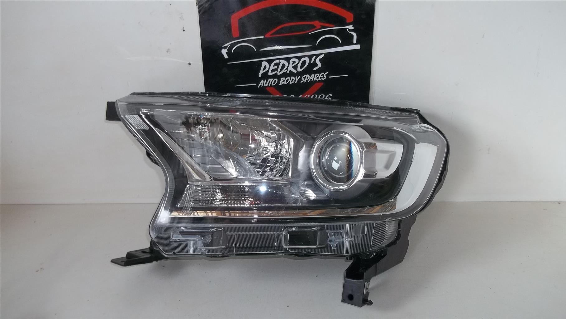 Ford Ranger T7 projector left headlight - Private Seller Ford Ranger T7 projector left headlight - Private Seller