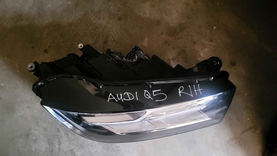 Audi Q Xenon Full LED Headlight - Private Seller Audi Q Xenon Full LED Headlight - Private Seller