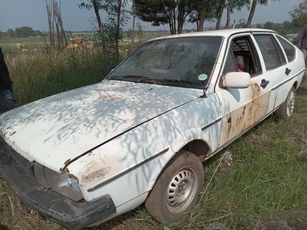 Old vw passat 1982 spares - Private Seller