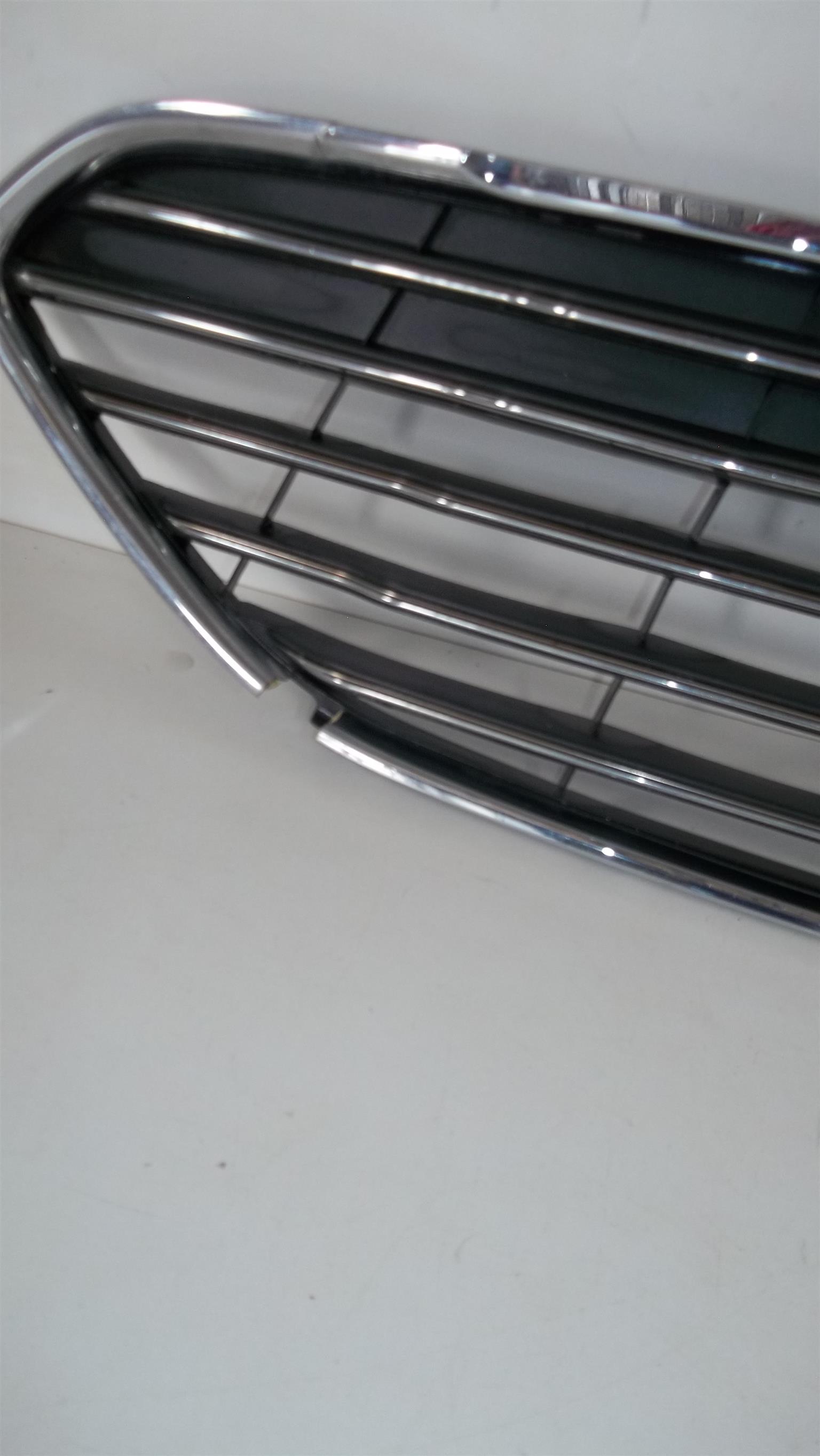 Ford Fiesta grille - Private Seller Ford Fiesta grille - Private Seller