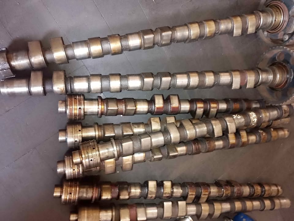 VOLVO S40 CAMSHAFT W/W/O PULLEY & VENESS - Private Seller VOLVO S40 CAMSHAFT W/W/O PULLEY & VENESS - Private Seller