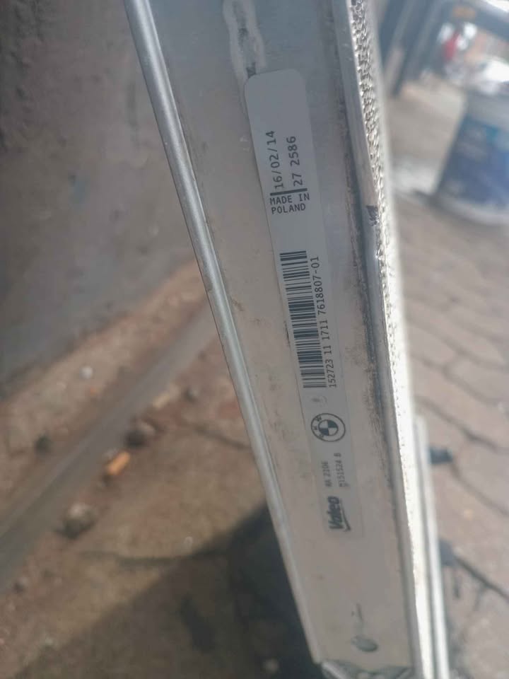 Radiator BMW 3 Series 2015 DBA-3B20 M151524 B - Private Seller Radiator BMW 3 Series 2015 DBA-3B20 M151524 B - Private Seller