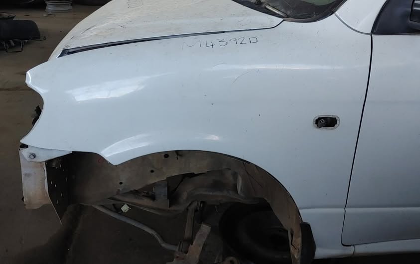 DAIHATSU CUORE LEFT FENDER - Private Seller DAIHATSU CUORE LEFT FENDER - Private Seller