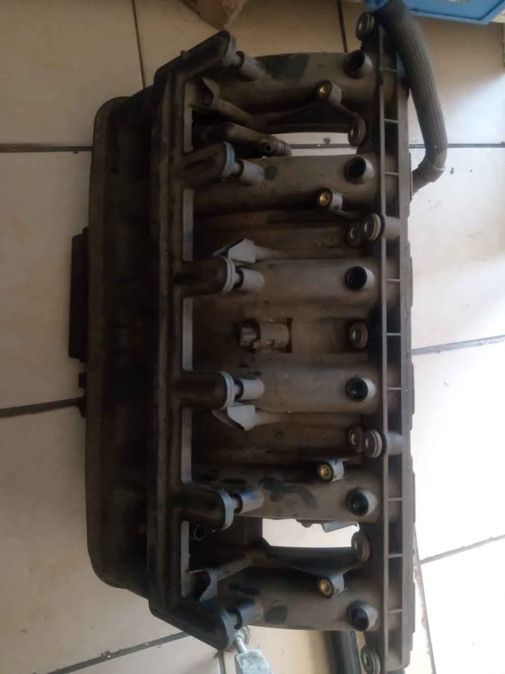 Bmw 330ci e46 intake manifold Bmw 330ci e46 intake manifold